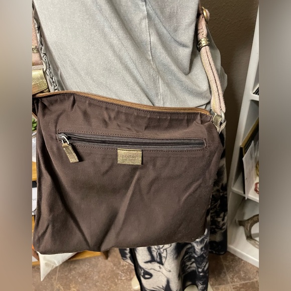 💛GUC Authentic Gucci Shimmer Gold Messenger& A Linen Pouch - Picture 8 of 16